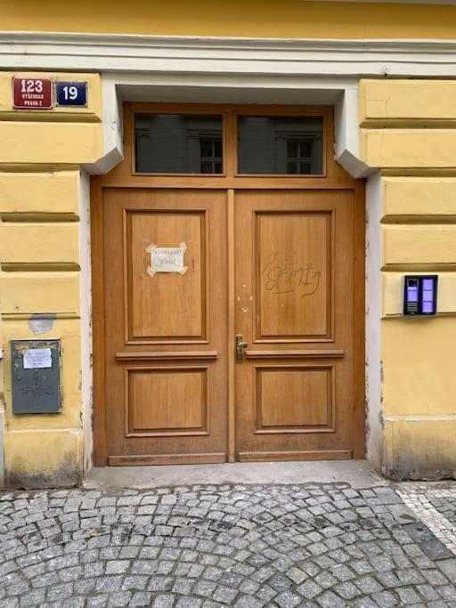 Helen Homestay Vysehrad Прага Екстериор снимка