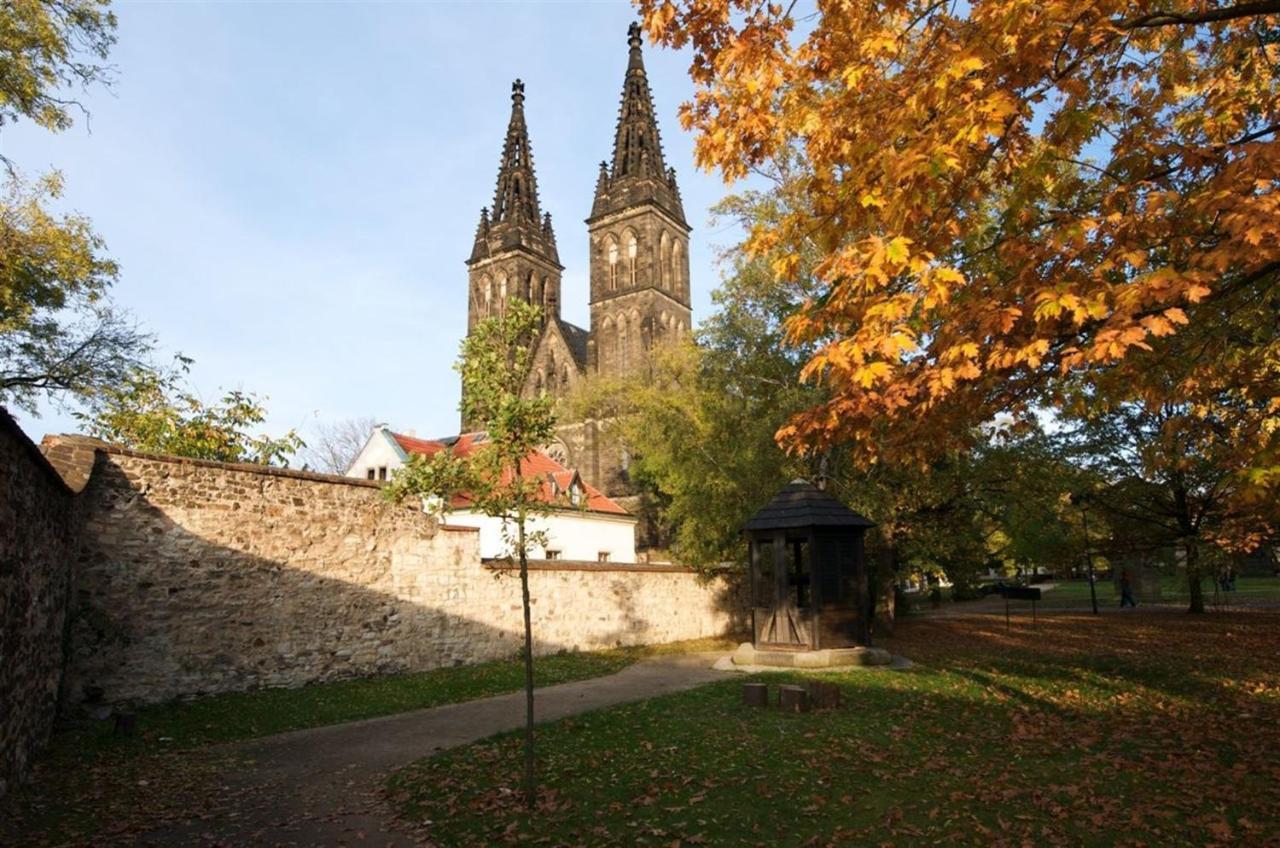 Helen Homestay Vysehrad Прага Екстериор снимка