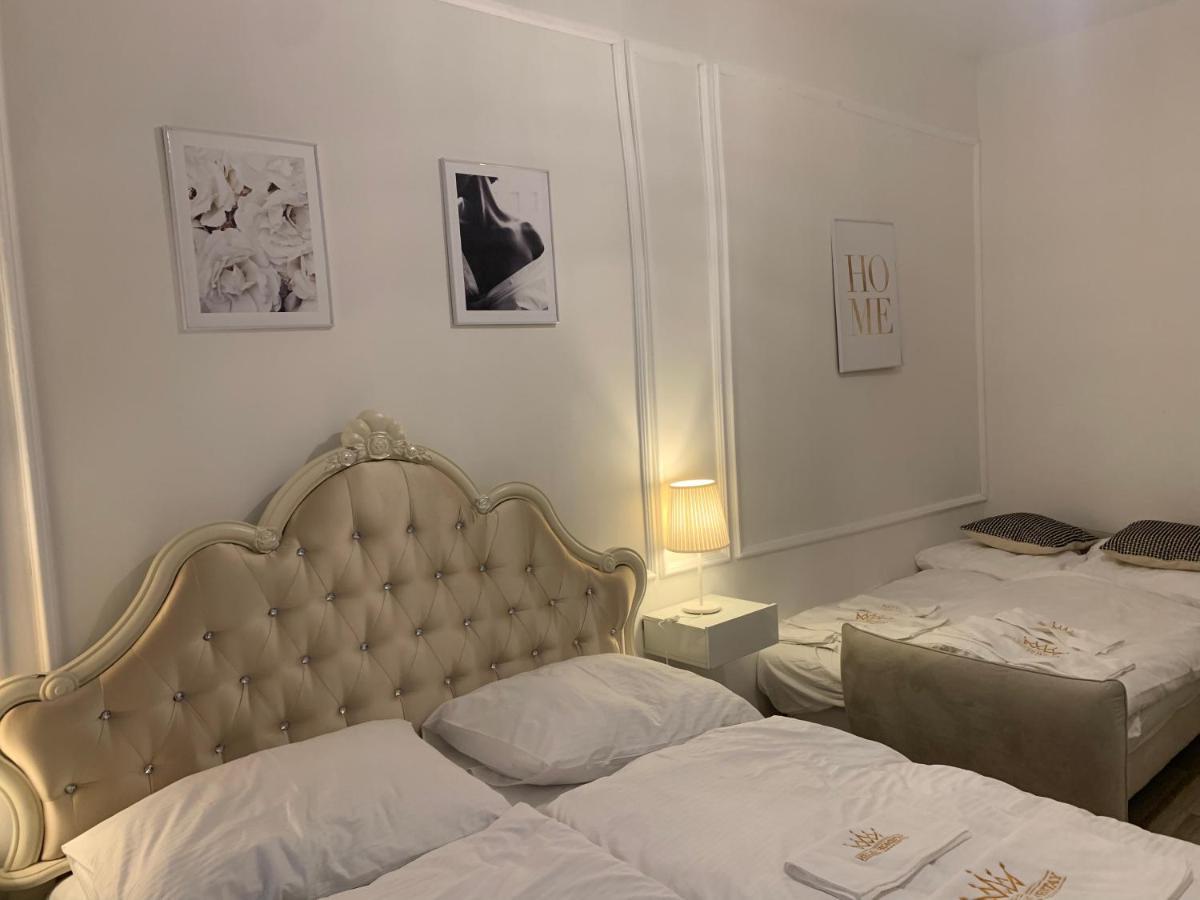 Helen Homestay Vysehrad Прага Екстериор снимка