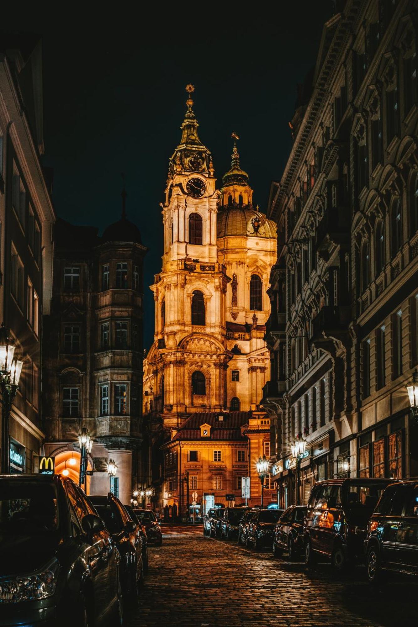 Helen Homestay Vysehrad Прага Екстериор снимка